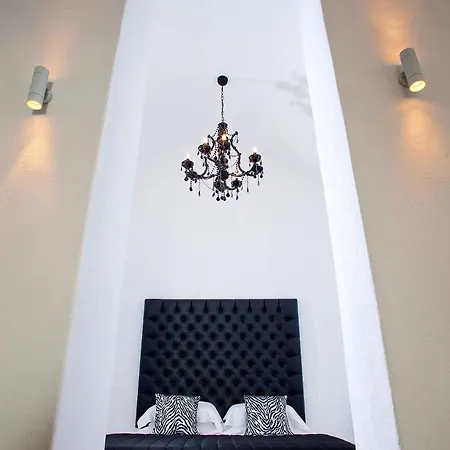 Venetian-style Santorini 1 Bedroom Astroglia Beautiful Caldera Sea Views Private Jacuzzi *