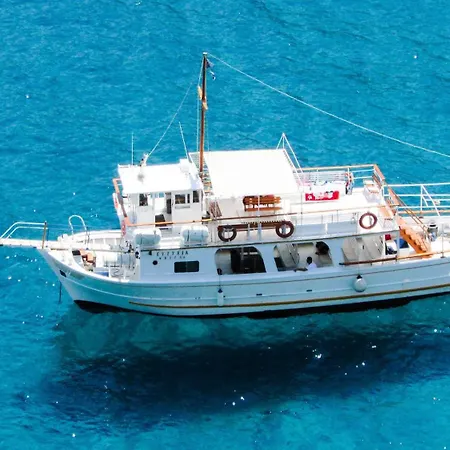 Venetian-style Santorini 1 Bedroom Astroglia Beautiful Caldera Sea Views Private Jacuzzi Villa