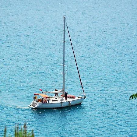 Villa Venetian-style Santorini 1 Bedroom Astroglia Beautiful Caldera Sea Views Private Jacuzzi
